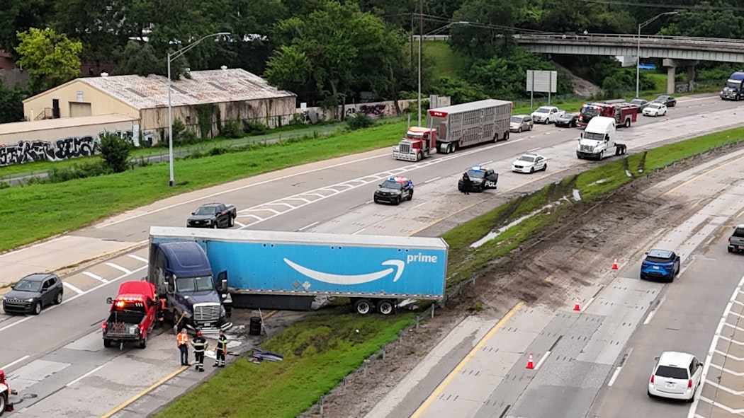 Amazon semi jackknife 2