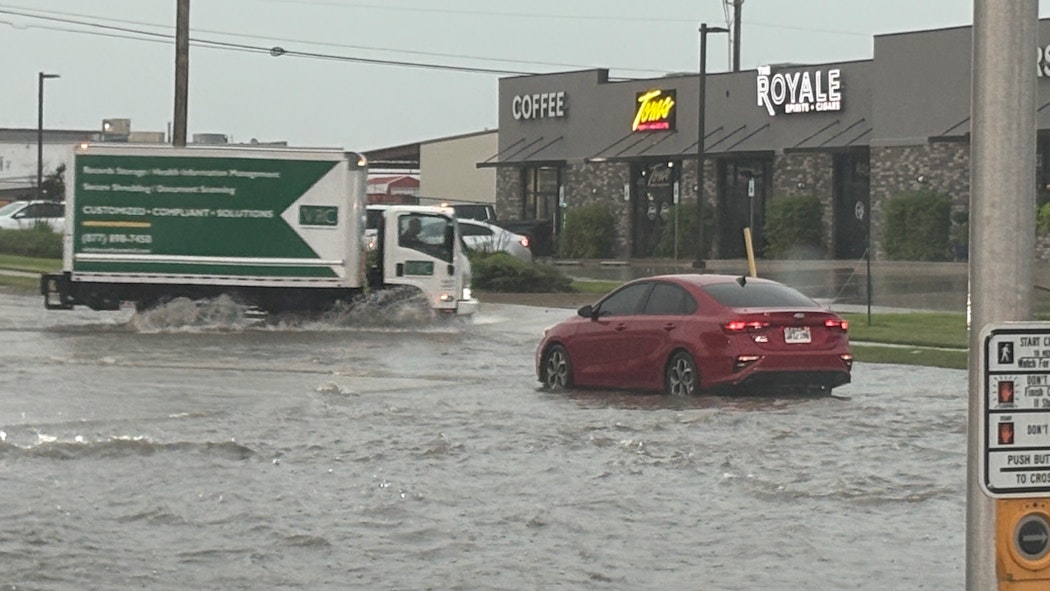 Stalled Car at 43rd & Sheridan