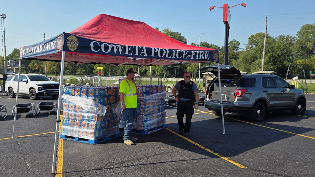 City of Coweta provides water during boil order