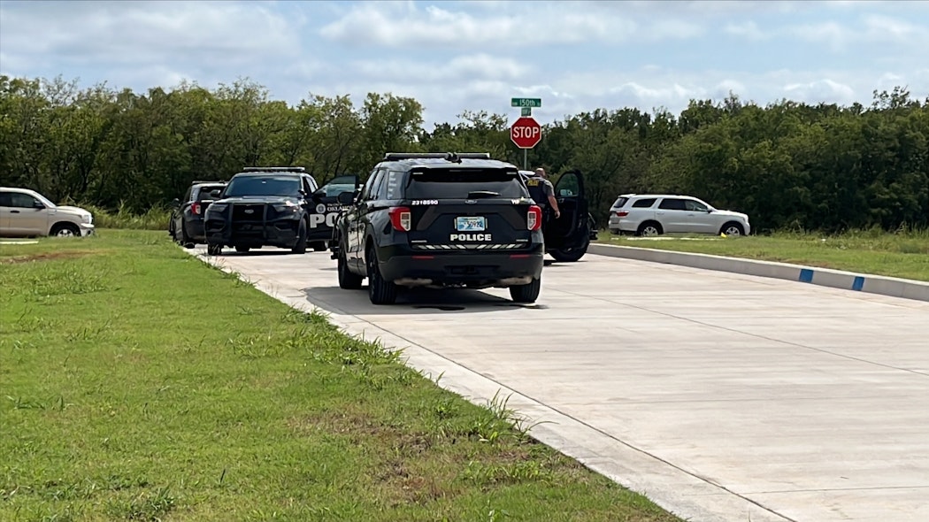 Police search area of f NW 150th and Portland for armed suspec