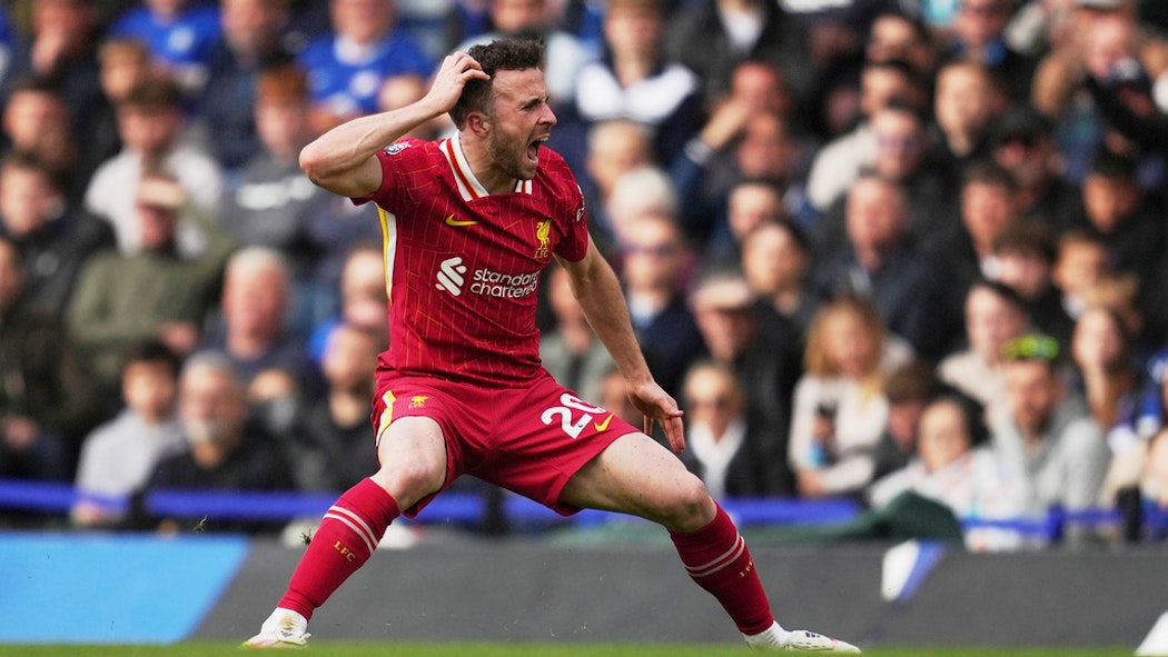 Diogo Jota, Liverpool and Portugal player, dies in a car accident in Spain at age 28