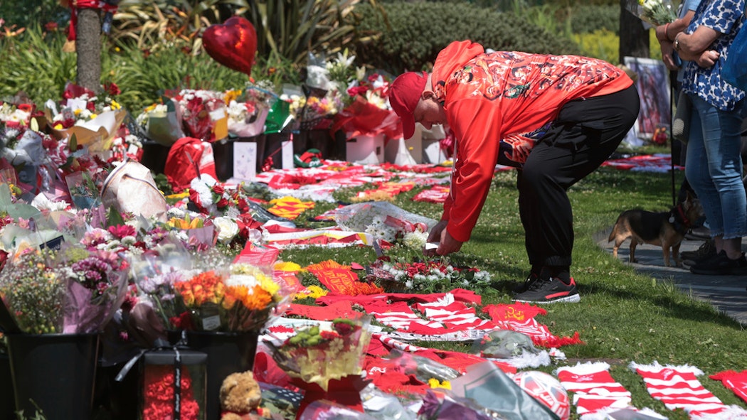 Liverpool fans mourn 