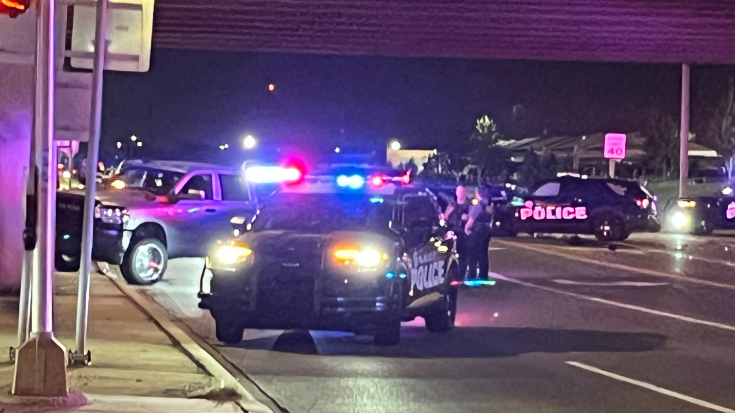 Two officers injured after chase ends in crash near I-240 and Santa Fe